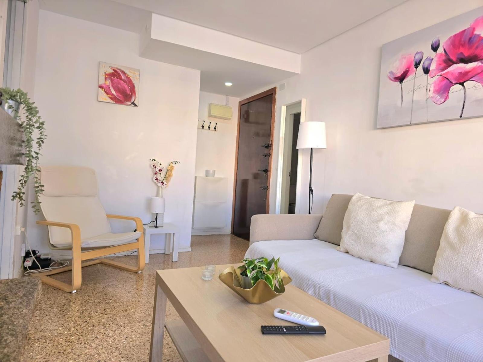 Nogalera Rainbow 2-Bedroom Apartment, Pool And Parking By Namaste Elite トレモリノス エクステリア 写真