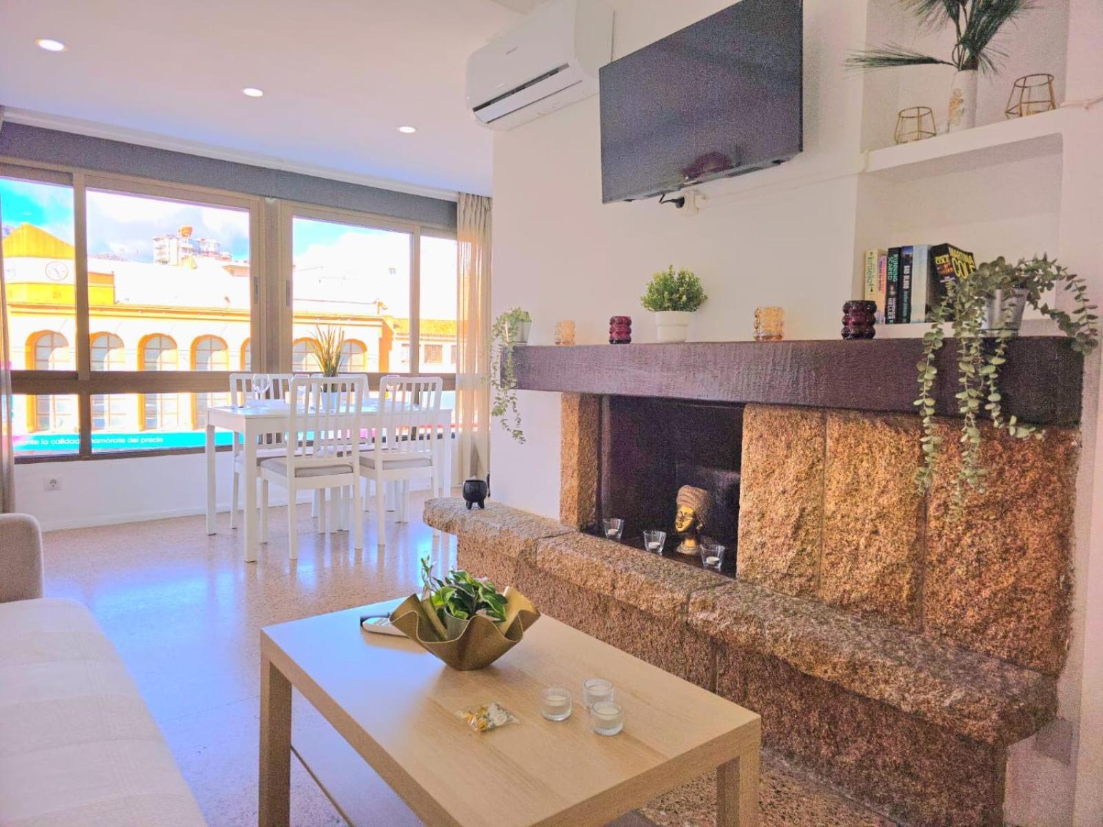 Nogalera Rainbow 2-Bedroom Apartment, Pool And Parking By Namaste Elite トレモリノス エクステリア 写真
