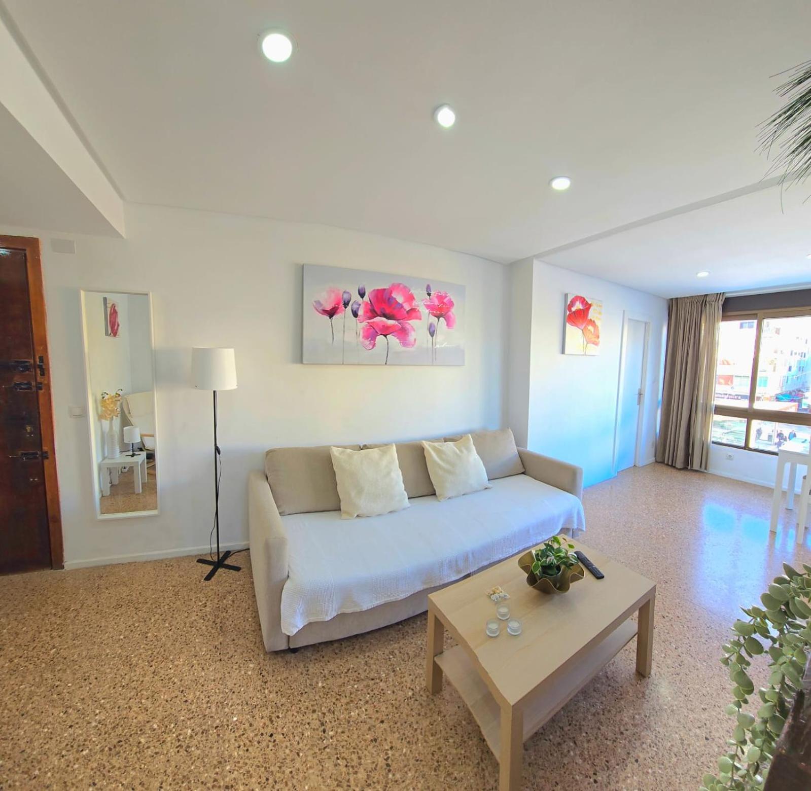 Nogalera Rainbow 2-Bedroom Apartment, Pool And Parking By Namaste Elite トレモリノス エクステリア 写真