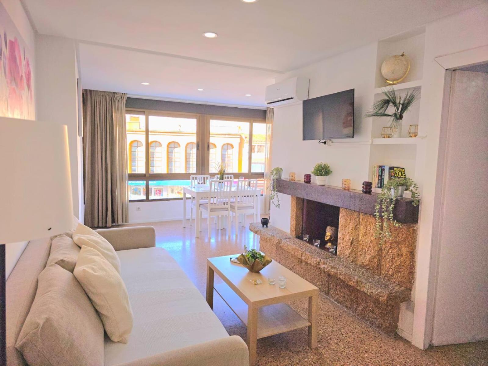 Nogalera Rainbow 2-Bedroom Apartment, Pool And Parking By Namaste Elite トレモリノス エクステリア 写真