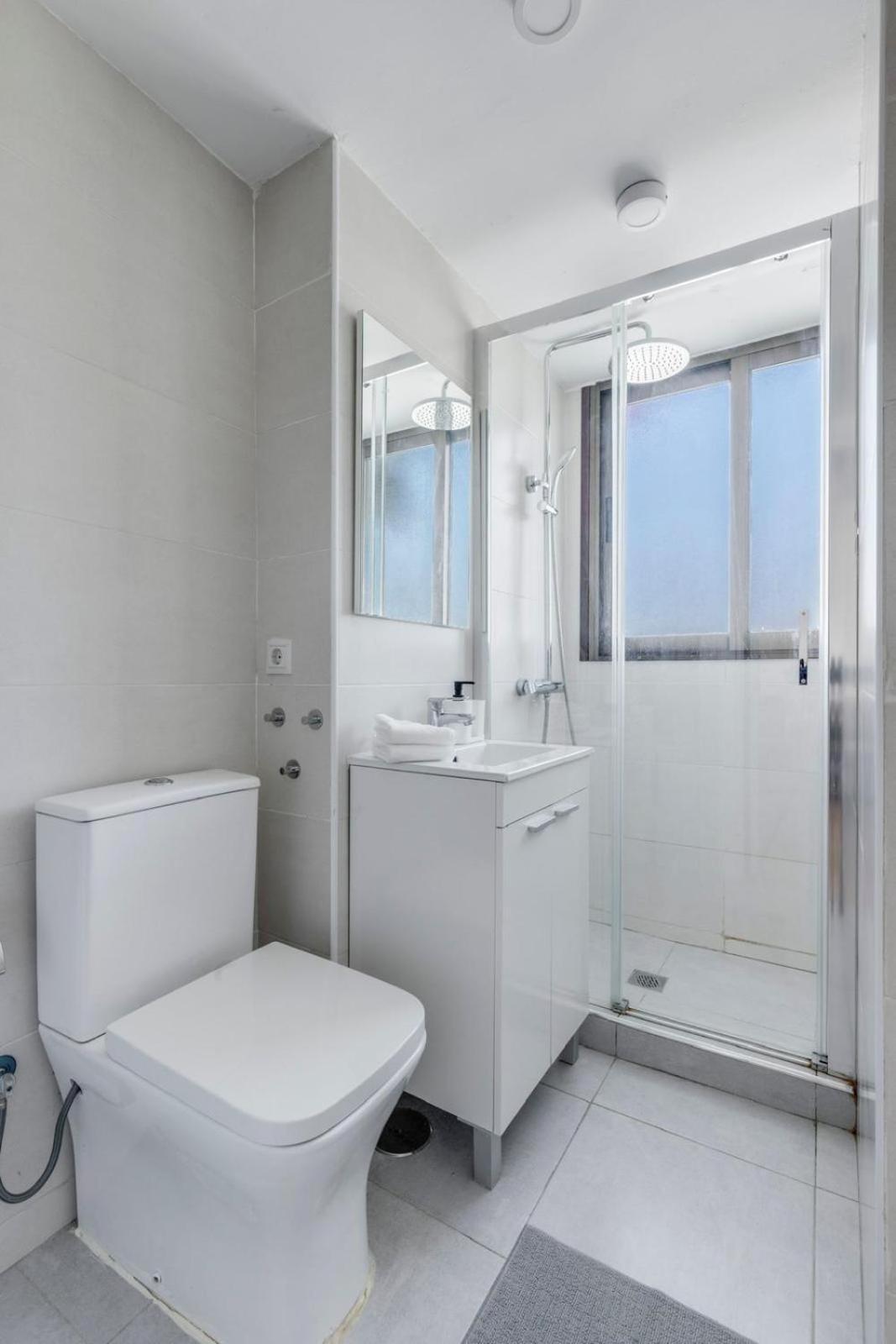 Nogalera Rainbow 2-Bedroom Apartment, Pool And Parking By Namaste Elite トレモリノス エクステリア 写真