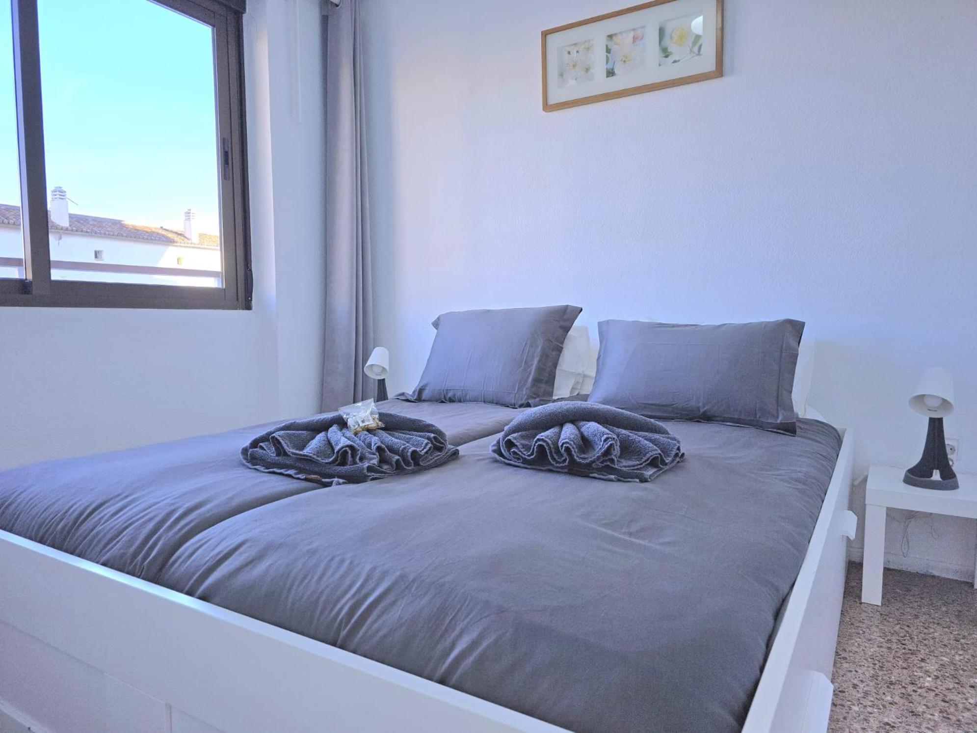 Nogalera Rainbow 2-Bedroom Apartment, Pool And Parking By Namaste Elite トレモリノス エクステリア 写真