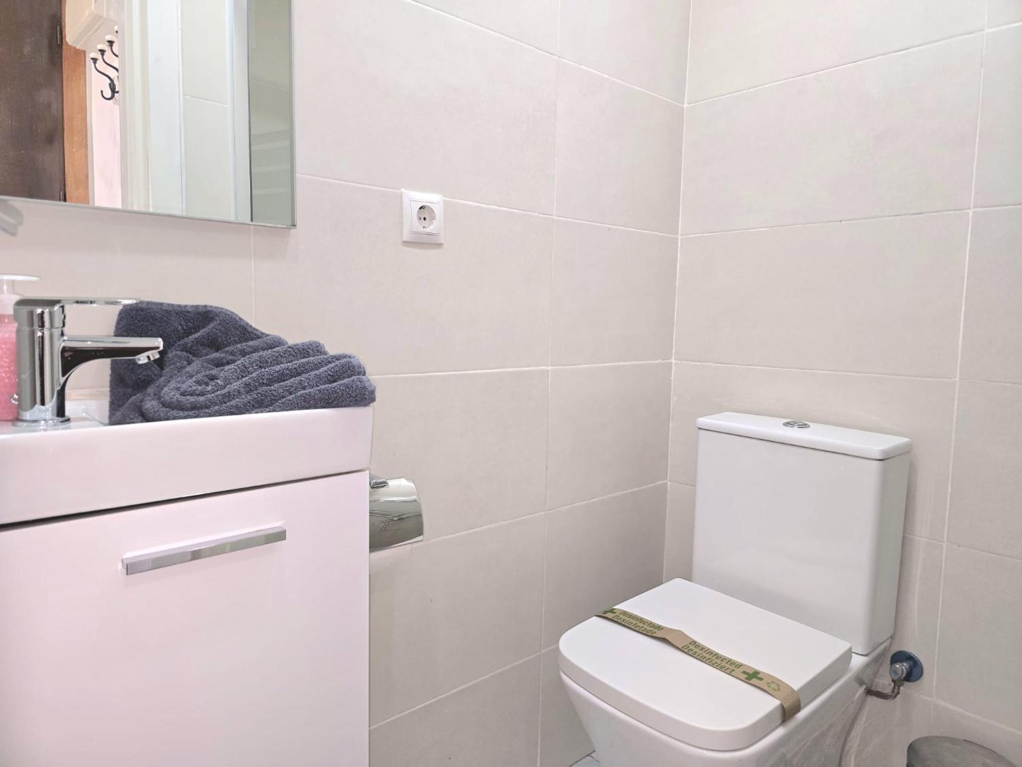 Nogalera Rainbow 2-Bedroom Apartment, Pool And Parking By Namaste Elite トレモリノス エクステリア 写真