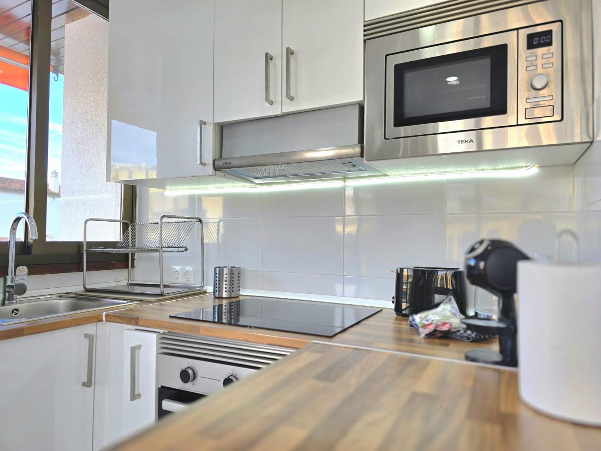 Nogalera Rainbow 2-Bedroom Apartment, Pool And Parking By Namaste Elite トレモリノス エクステリア 写真