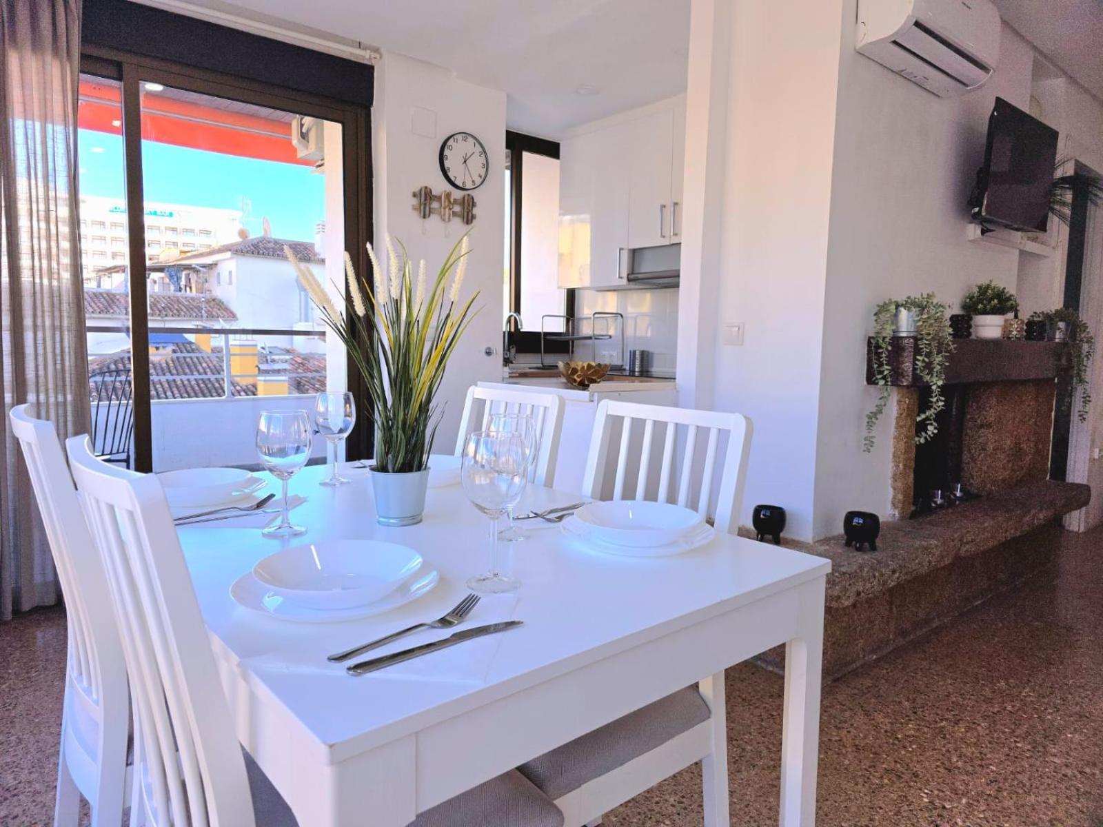 Nogalera Rainbow 2-Bedroom Apartment, Pool And Parking By Namaste Elite トレモリノス エクステリア 写真